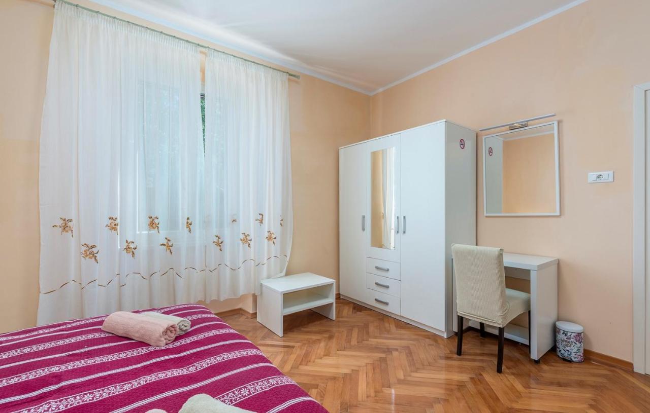 Apartment Lazzarich With Terrace Poreč Zewnętrze zdjęcie
