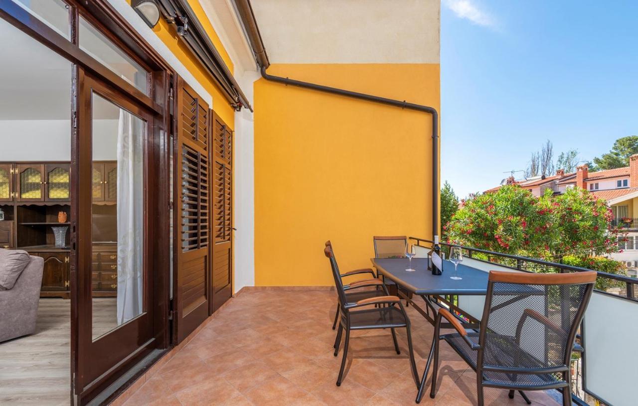 Apartment Lazzarich With Terrace Poreč Zewnętrze zdjęcie