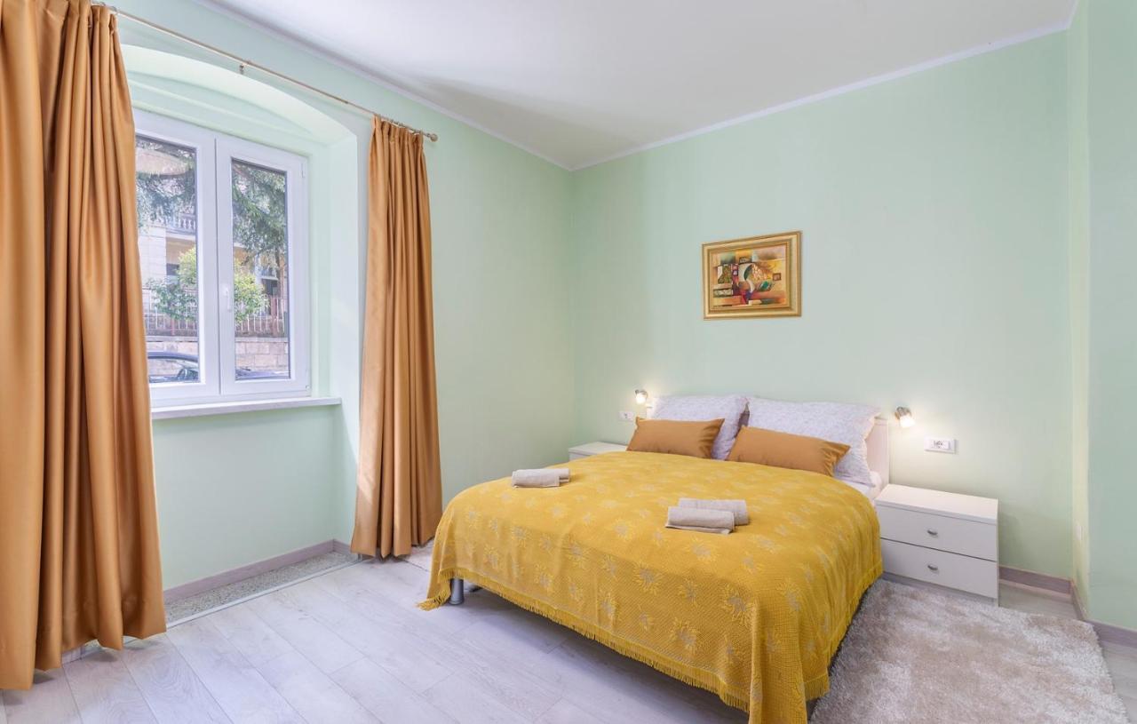Apartment Lazzarich With Terrace Poreč Zewnętrze zdjęcie