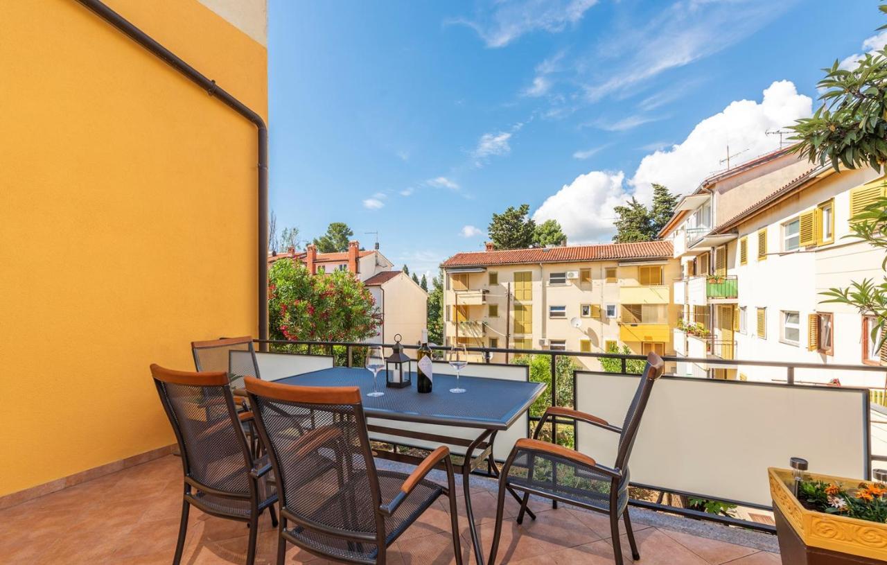 Apartment Lazzarich With Terrace Poreč Zewnętrze zdjęcie