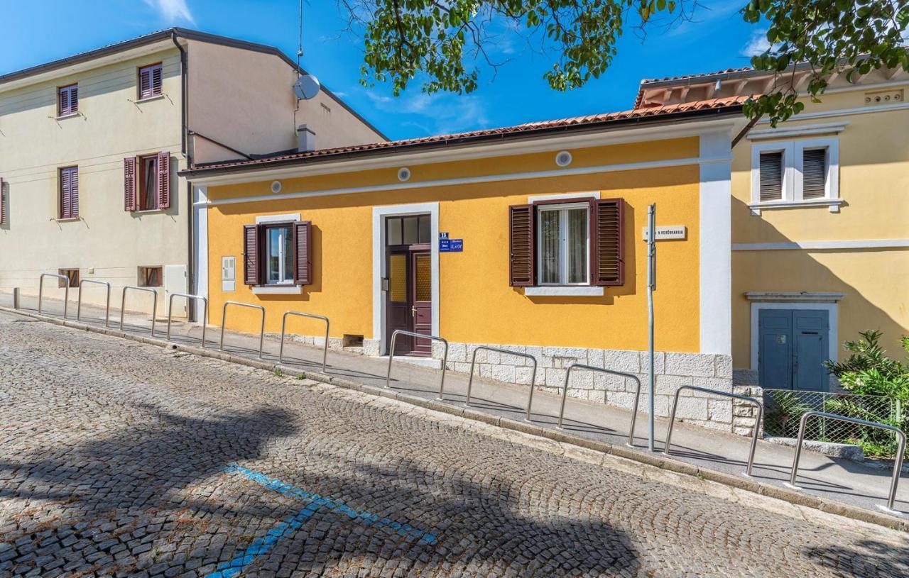 Apartment Lazzarich With Terrace Poreč Zewnętrze zdjęcie